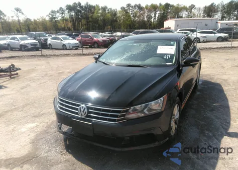2016 Volkswagen Passat 1.8T S z USA, uszkodzony, nr VIN 1VWAS7A3XGC052774